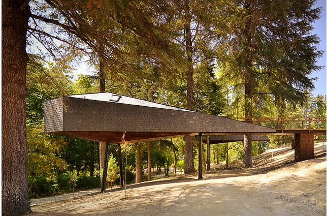 国外树屋设计——葡萄牙树屋“森林蛇屋”